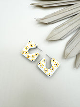 Load image into Gallery viewer, Sunflower Chunky Hoop Earrings