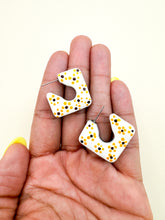 Load image into Gallery viewer, Sunflower Chunky Hoop Earrings