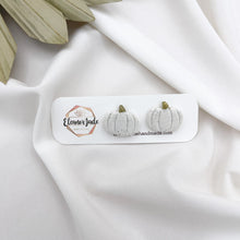 Load image into Gallery viewer, Leaf Statement Stud