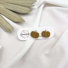 Load image into Gallery viewer, Leaf Statement Stud