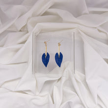 Load image into Gallery viewer, Embossed Leaf Dangle Earring