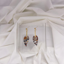Load image into Gallery viewer, Embossed Leaf Dangle Earring
