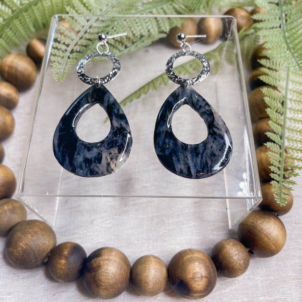 Black Open Oval  w/ Hammered Circle Charm| Dangle Statement Earrings
